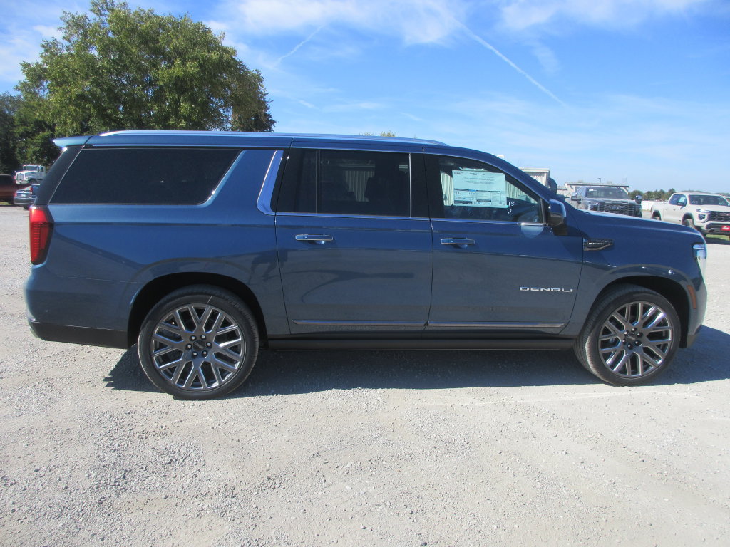 New 2026 GMC Yukon XL Denali Ultimate AWD/4WD image 3