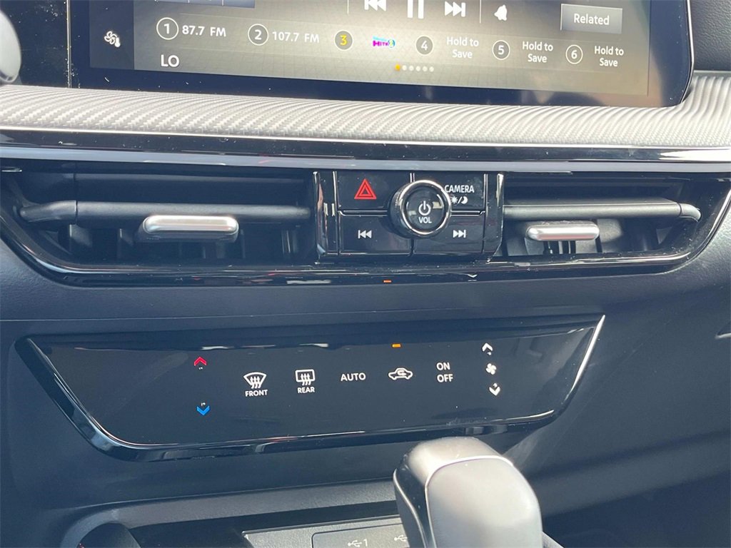 New 2025 Nissan Kicks SR image 25