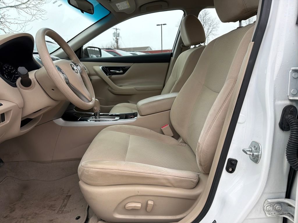 Used 2014 Nissan Altima 2.5 S w/ Sport Value Package image 18