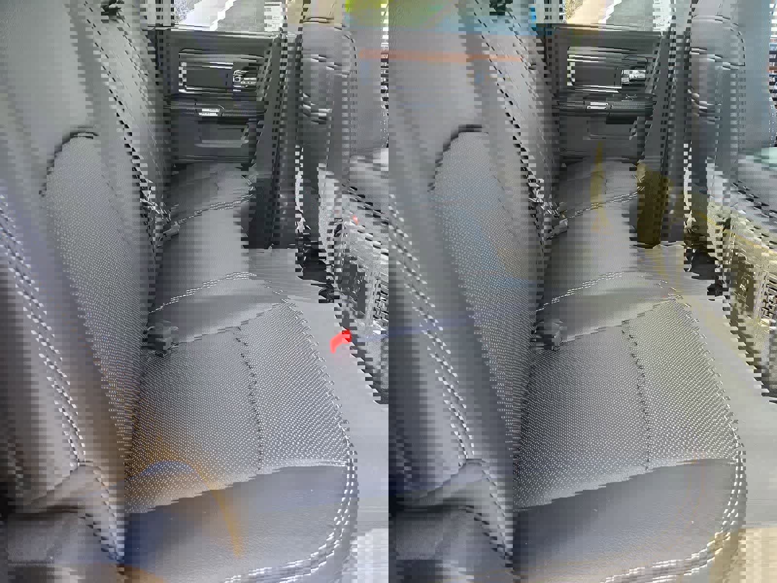 Used 2015 RAM 1500 Laramie w/ Convenience Group AWD/4WD image 19