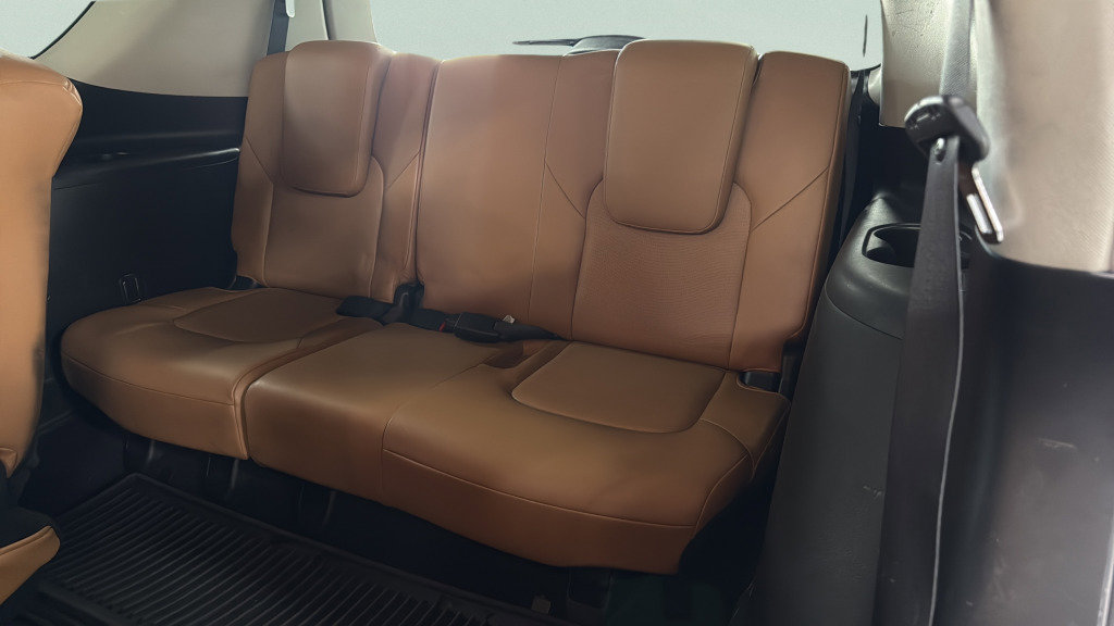 Used 2016 INFINITI QX80 4WD w/ Signature Edition Package image 40