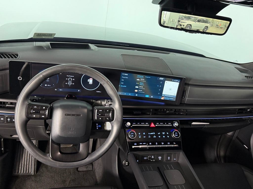 Used 2025 Hyundai Santa Fe Calligraphy AWD/4WD image 14