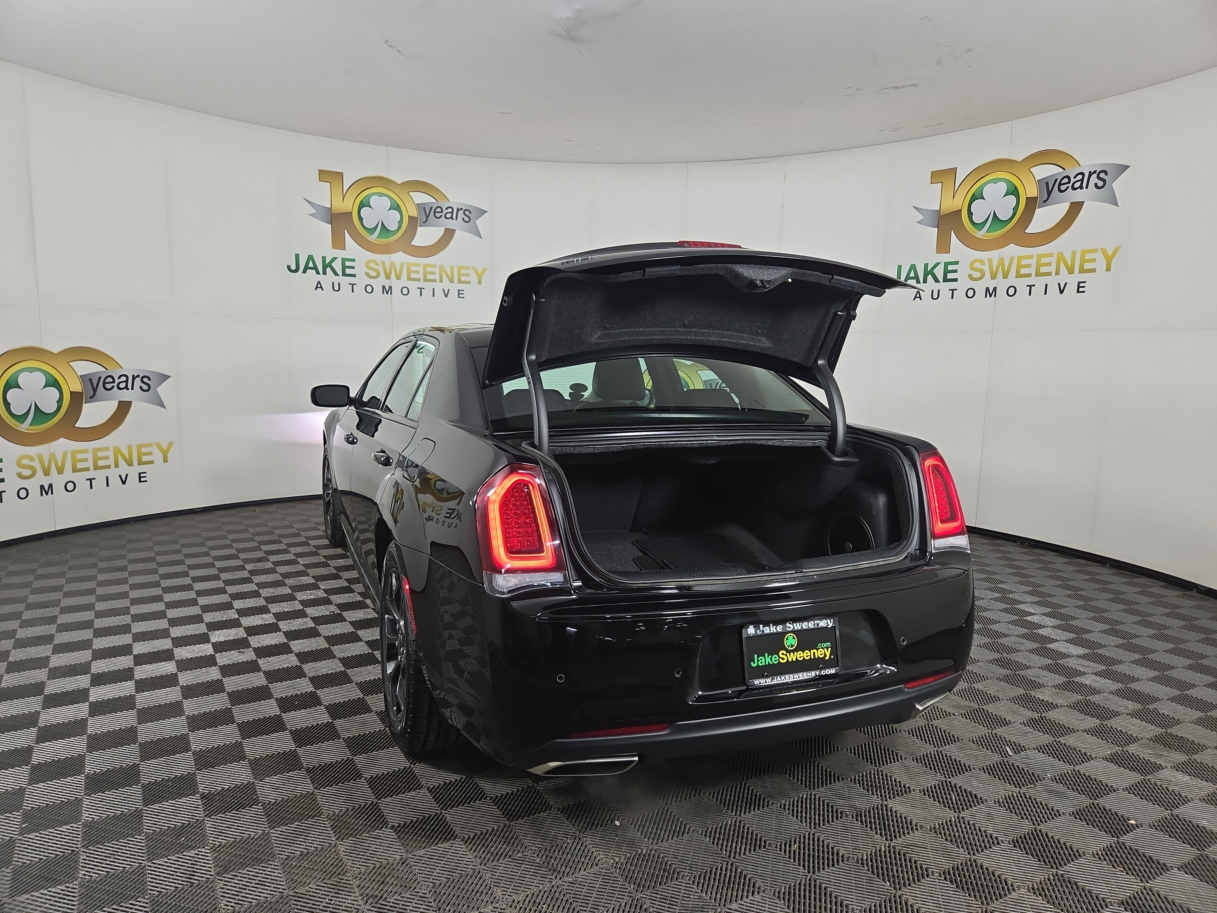 Used 2023 Chrysler 300 Touring L w/ Popular Equipment Group image 32