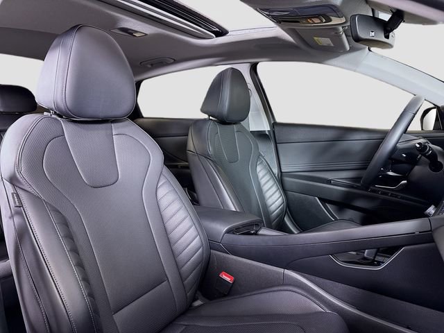 Used 2023 Hyundai Elantra Limited image 29