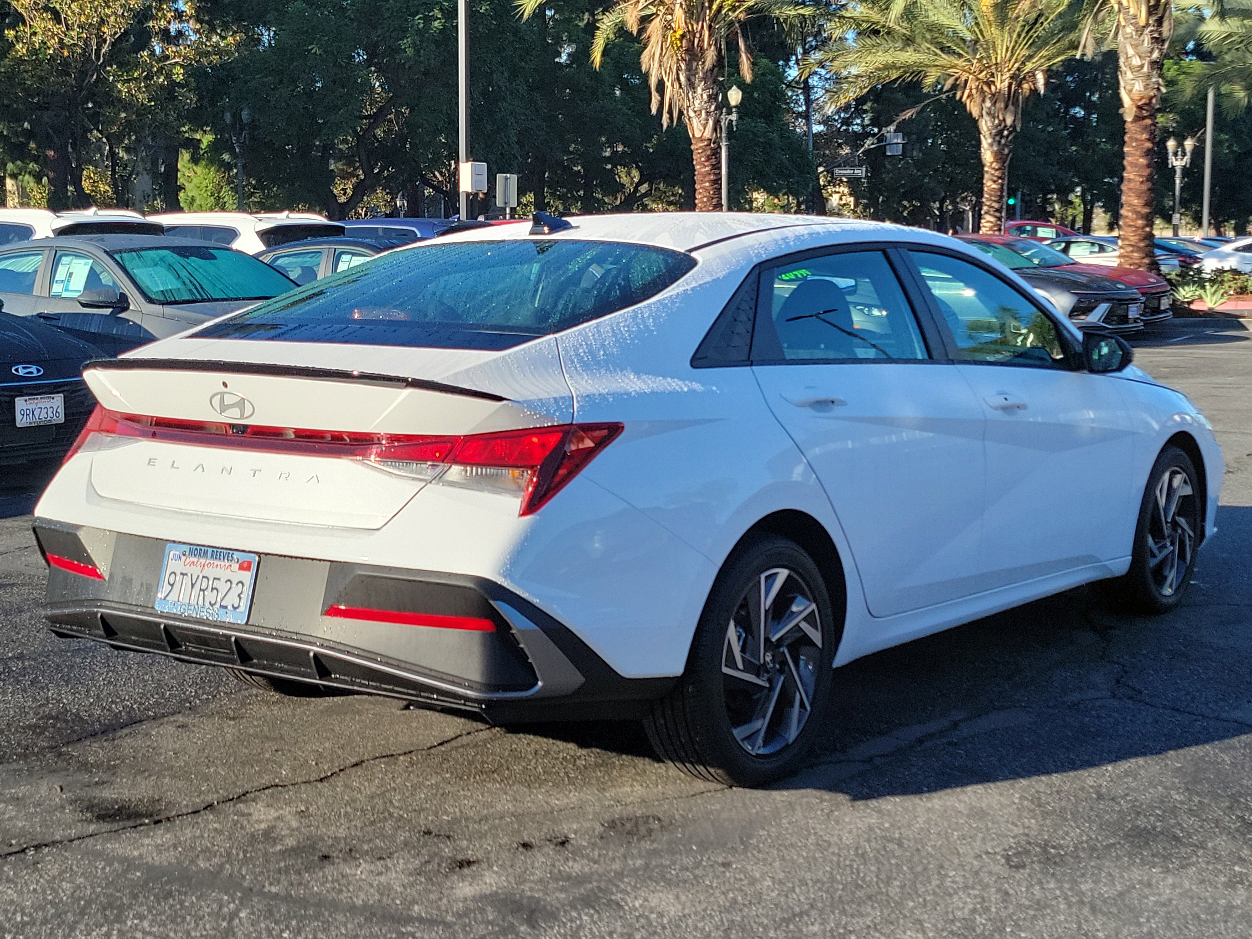 Certified 2025 Hyundai Elantra Sport image 26