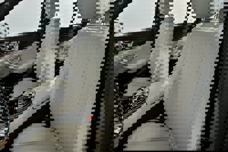 Used 2017 Mercedes-Benz E 300 4MATIC image 22