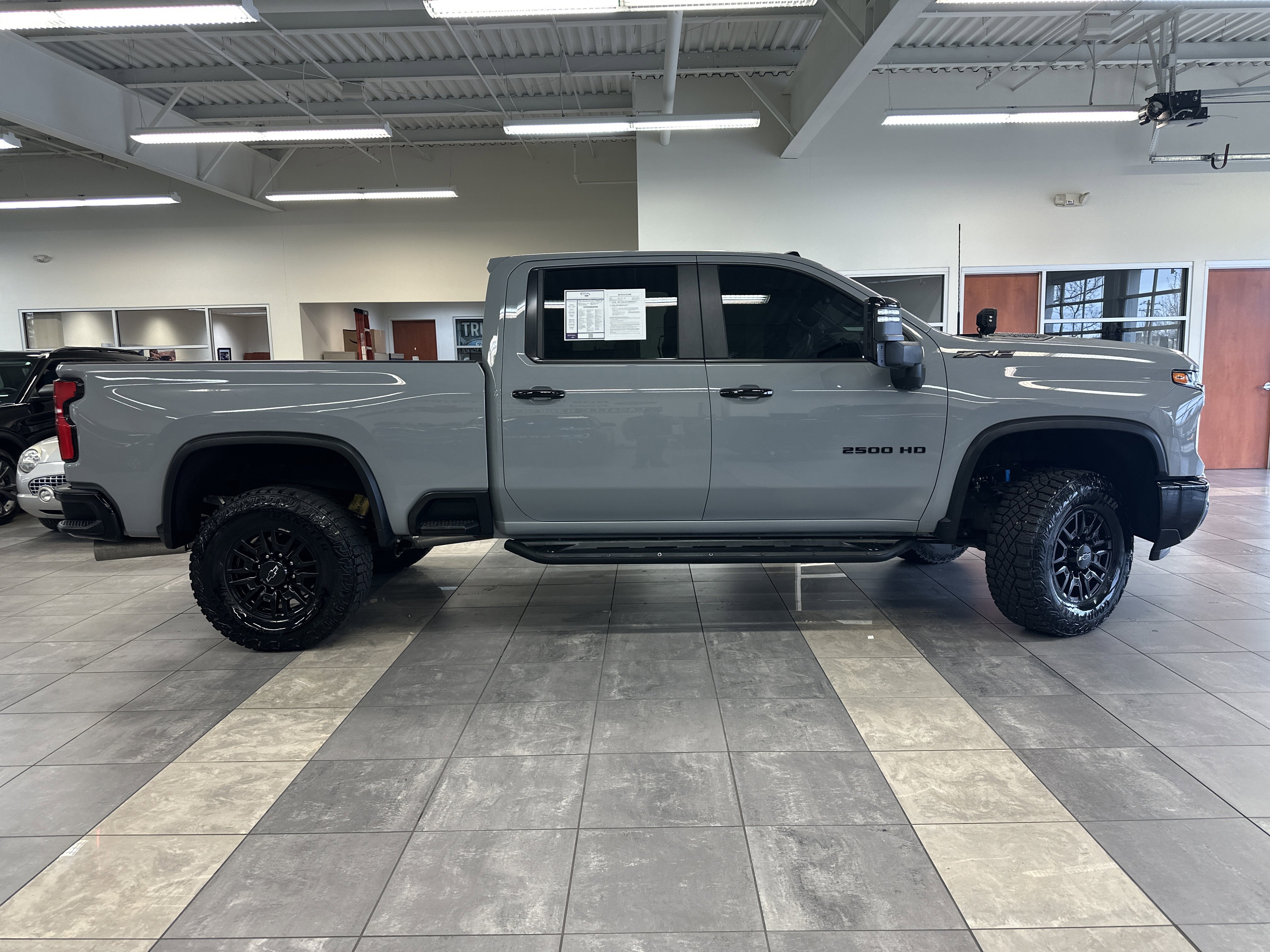 Used 2025 Chevrolet Silverado 2500 ZR2 w/ Technology Package image 13
