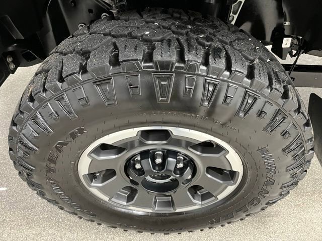 Used 2024 Ford F350 Platinum w/ Tremor Off-Road Package AWD/4WD image 15
