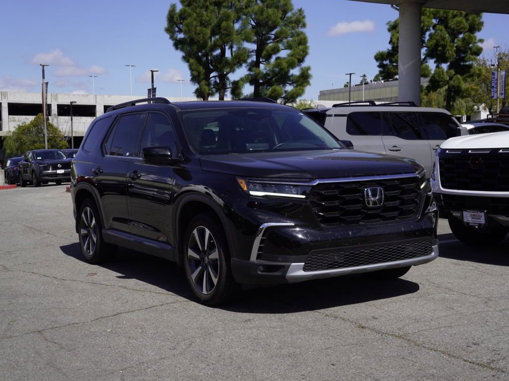 Used 2025 Honda Pilot Touring video 2