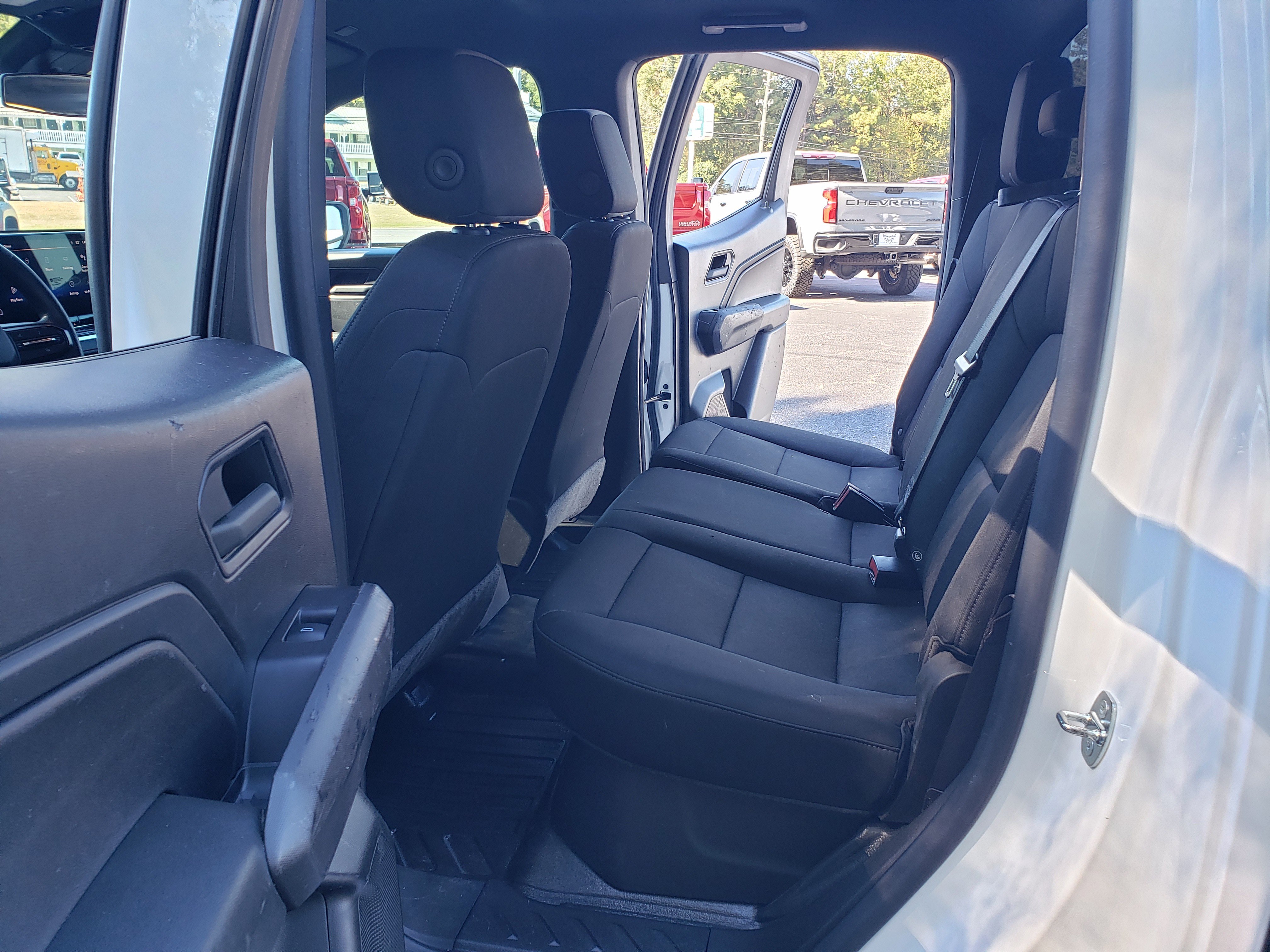 Used 2023 Chevrolet Colorado W/T image 21