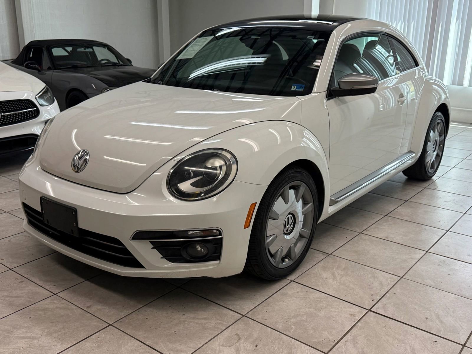 Used 2014 Volkswagen Beetle TDI FWD image 3