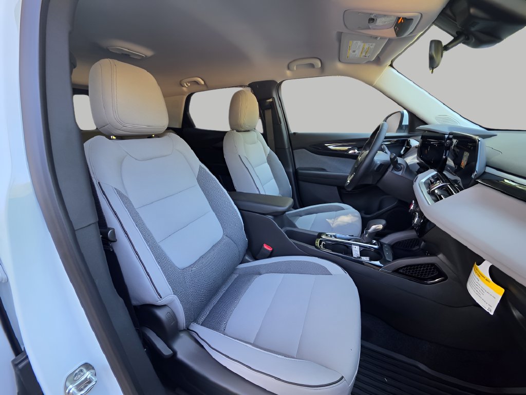New 2026 Chevrolet TrailBlazer LT w/ LT Cold Weather Package FWD image 9