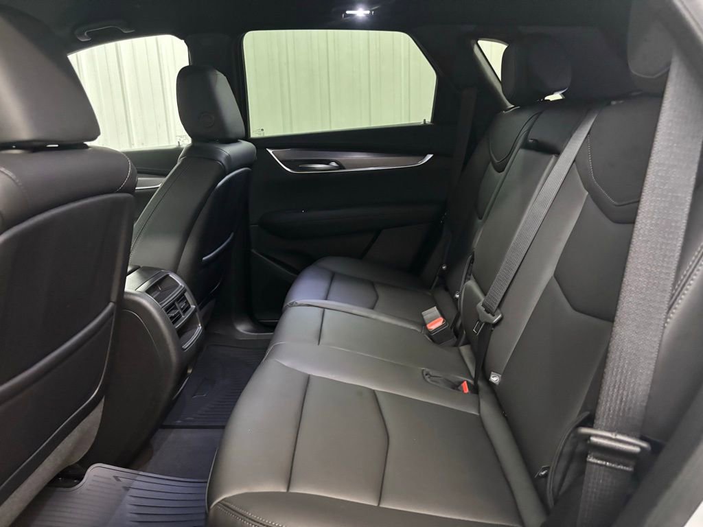 New 2025 Cadillac XT5 Luxury image 17