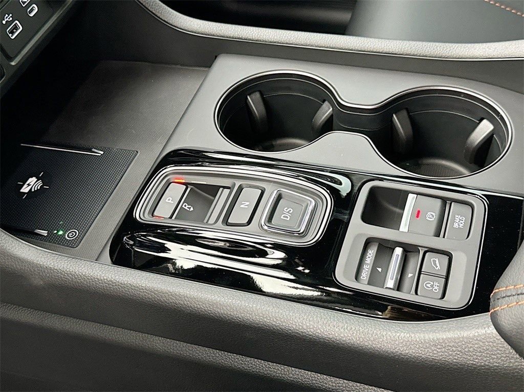 Used 2025 Honda Pilot TrailSport image 21