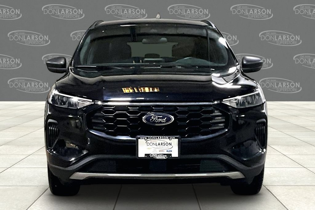 Used 2025 Ford Escape ST-Line AWD/4WD image 2