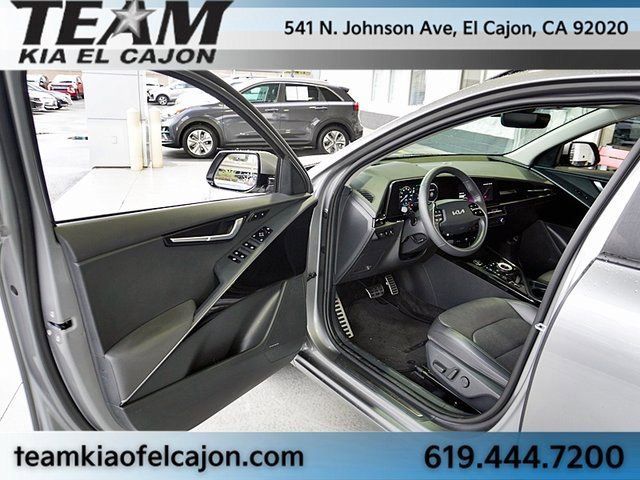 Certified 2025 Kia Niro Wave image 39