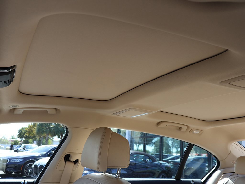 Used 2020 BMW 740i image 22