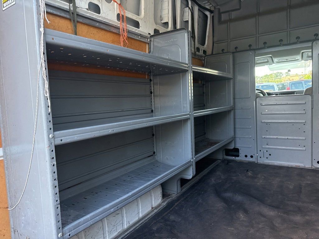 Used 2018 Nissan NV 3500 SV image 28