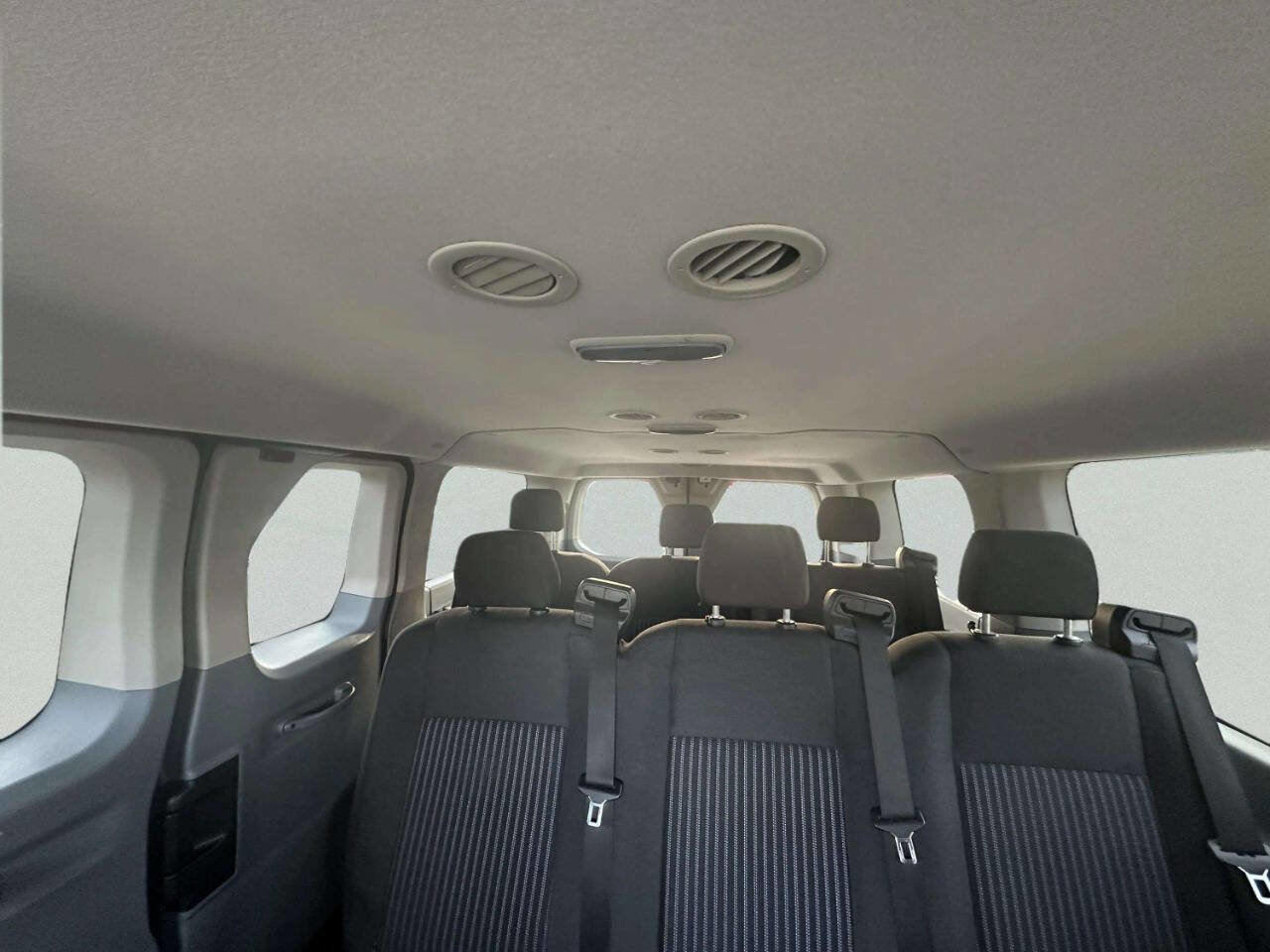 Used 2016 Ford Transit 150 XL image 30