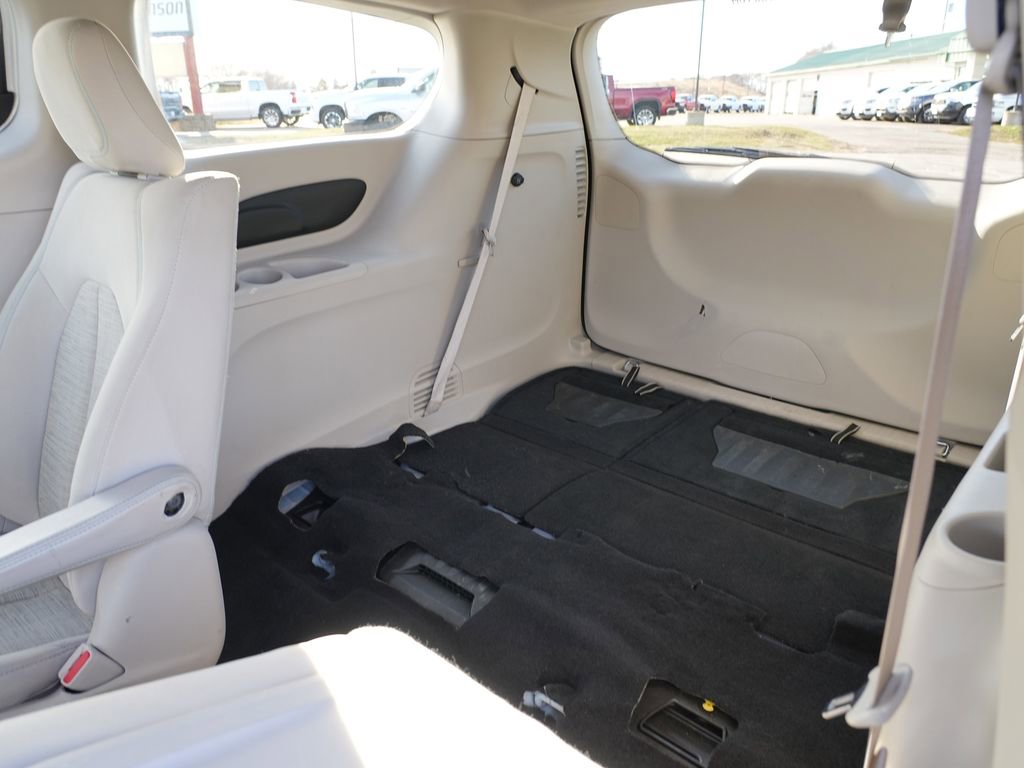 Used 2018 Chrysler Pacifica Touring Plus image 24