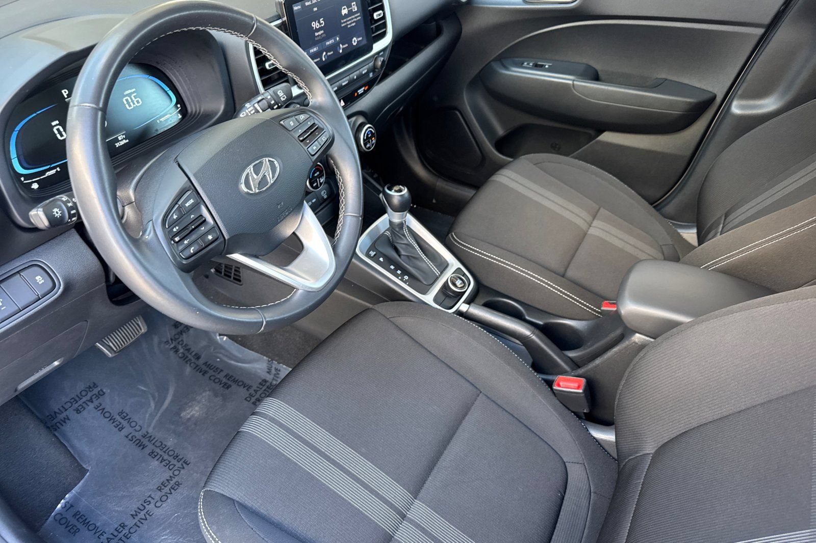 Used 2025 Hyundai Venue SEL FWD image 11