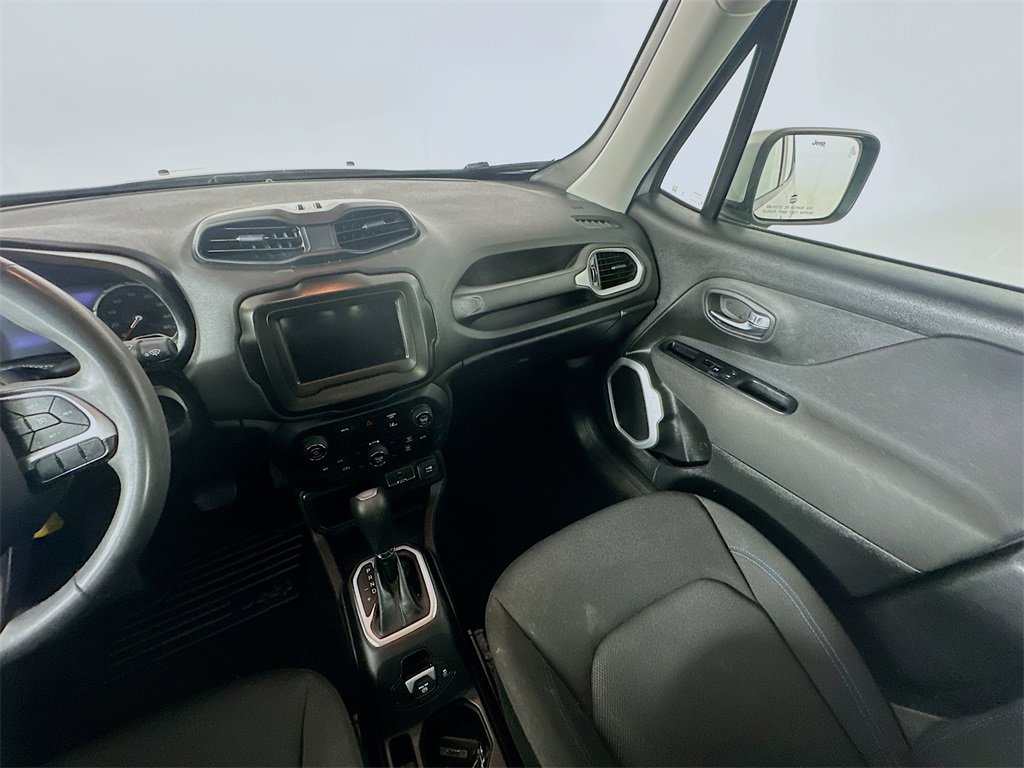 Used 2021 Jeep Renegade Latitude image 11