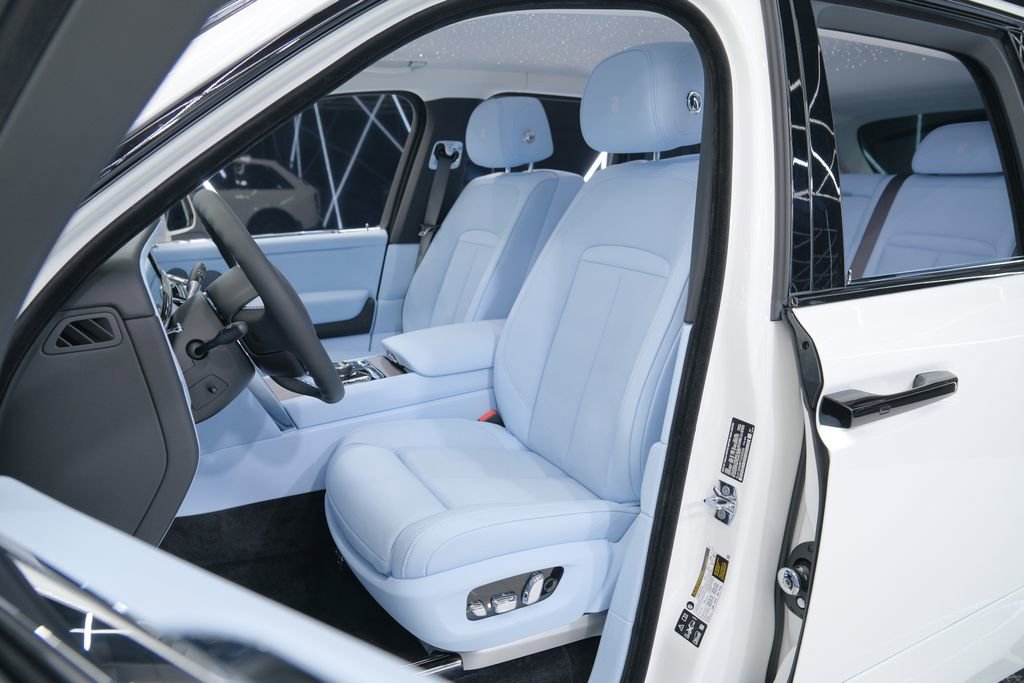 Used 2026 Rolls-Royce Cullinan image 31