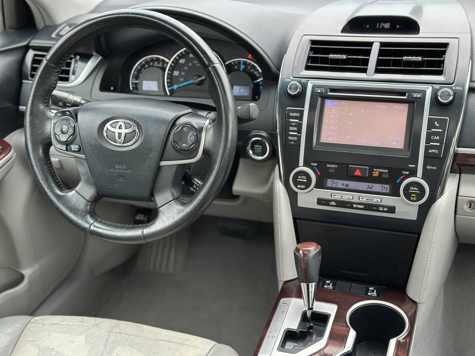 Used 2013 Toyota Camry XLE w/ Leather Pkg FWD image 21