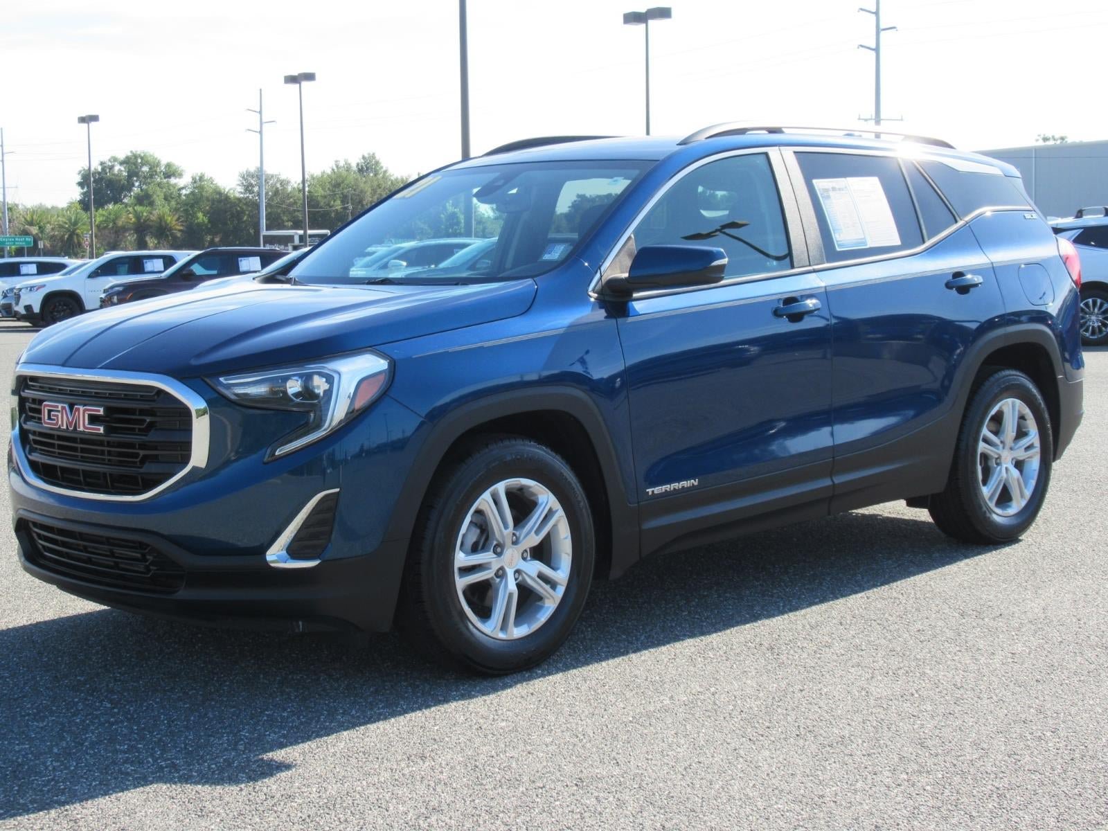 Used 2021 GMC Terrain SLE w/ Driver Convenience Package FWD image 3