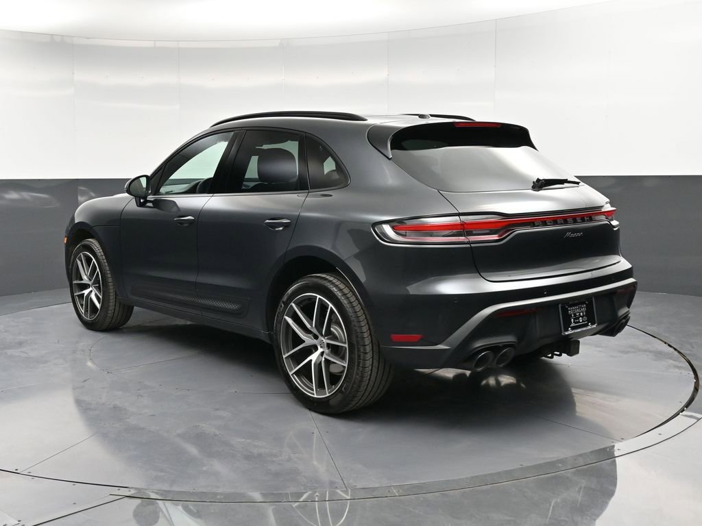 Certified 2025 Porsche Macan image 3