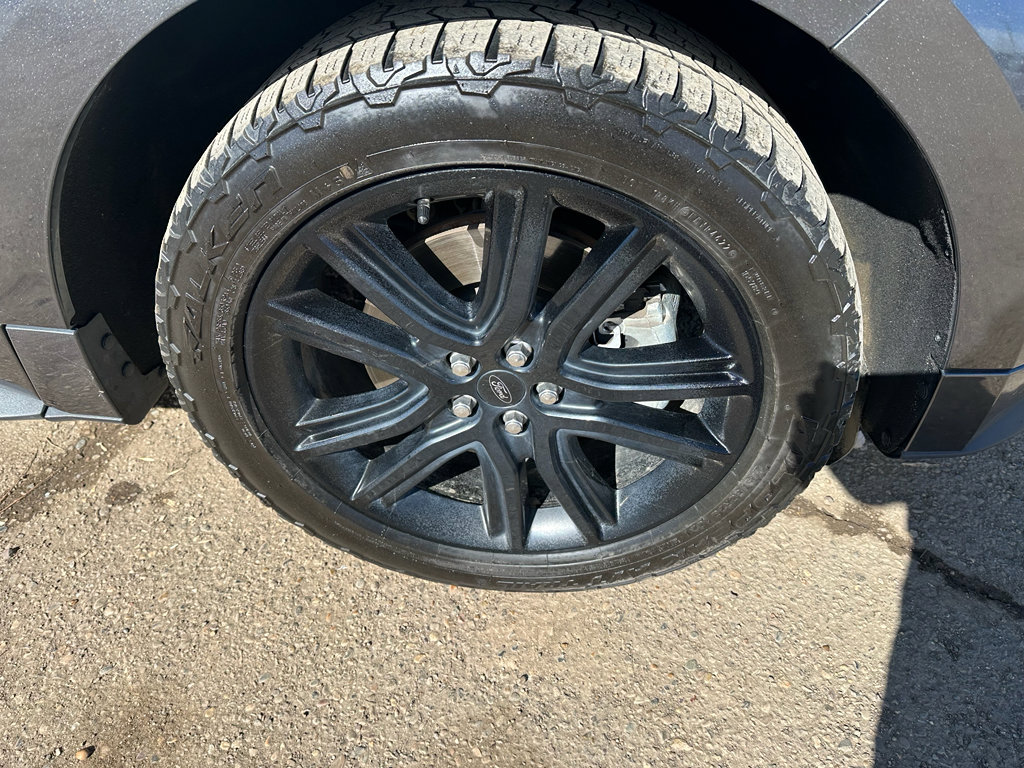 Used 2020 Ford Edge ST-Line w/ Cold Weather Package image 29