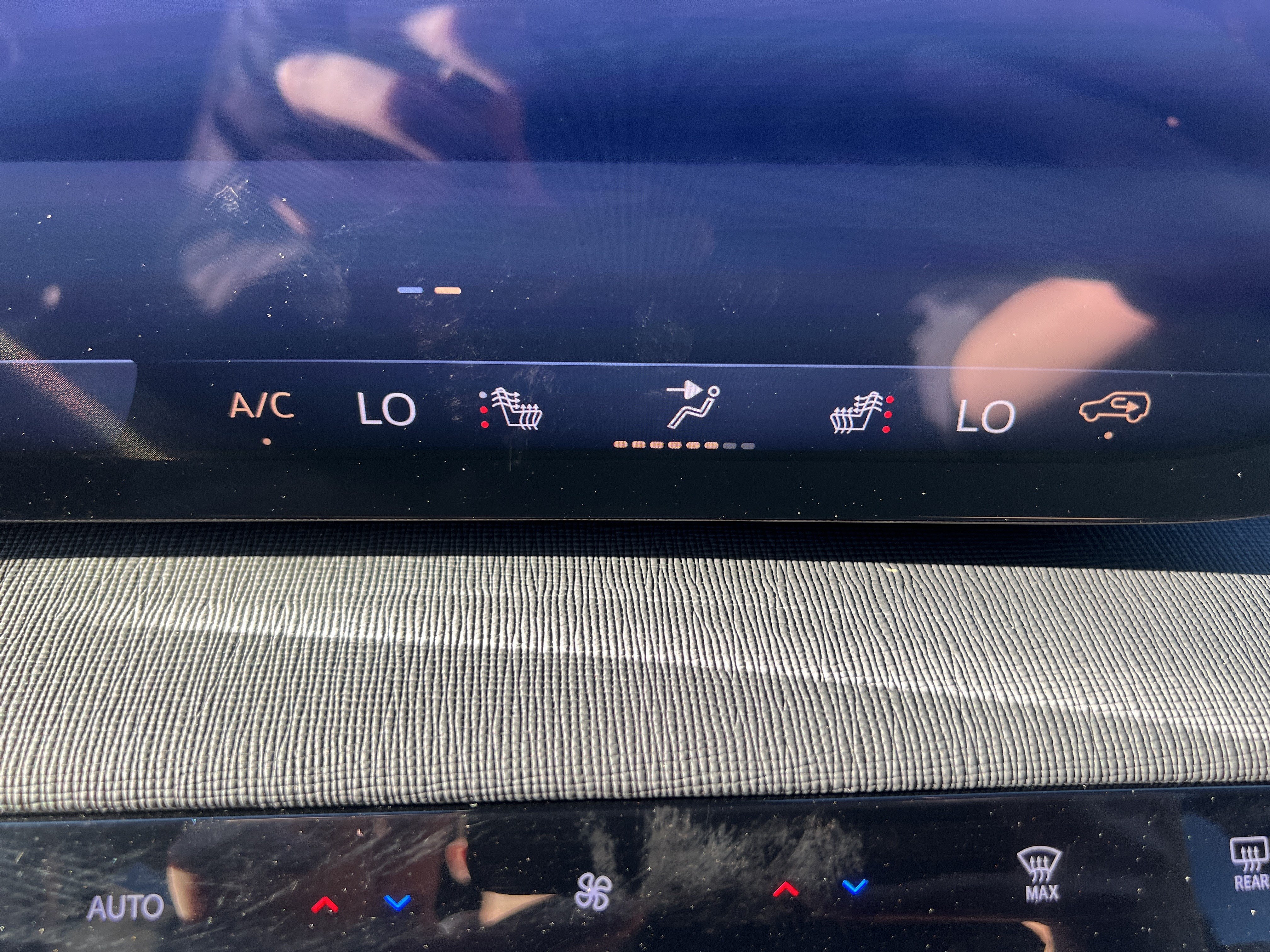 Used 2025 Buick Enclave Preferred AWD/4WD image 29
