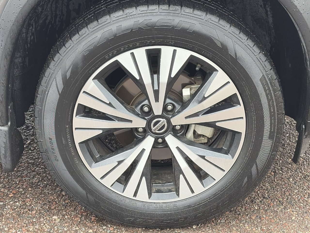 Used 2021 Nissan Rogue SV FWD image 9