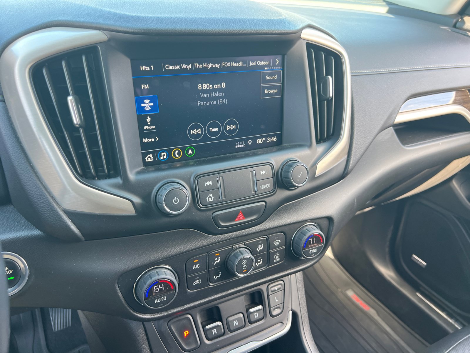 Used 2020 GMC Terrain Denali w/ Denali Premium Package FWD image 12