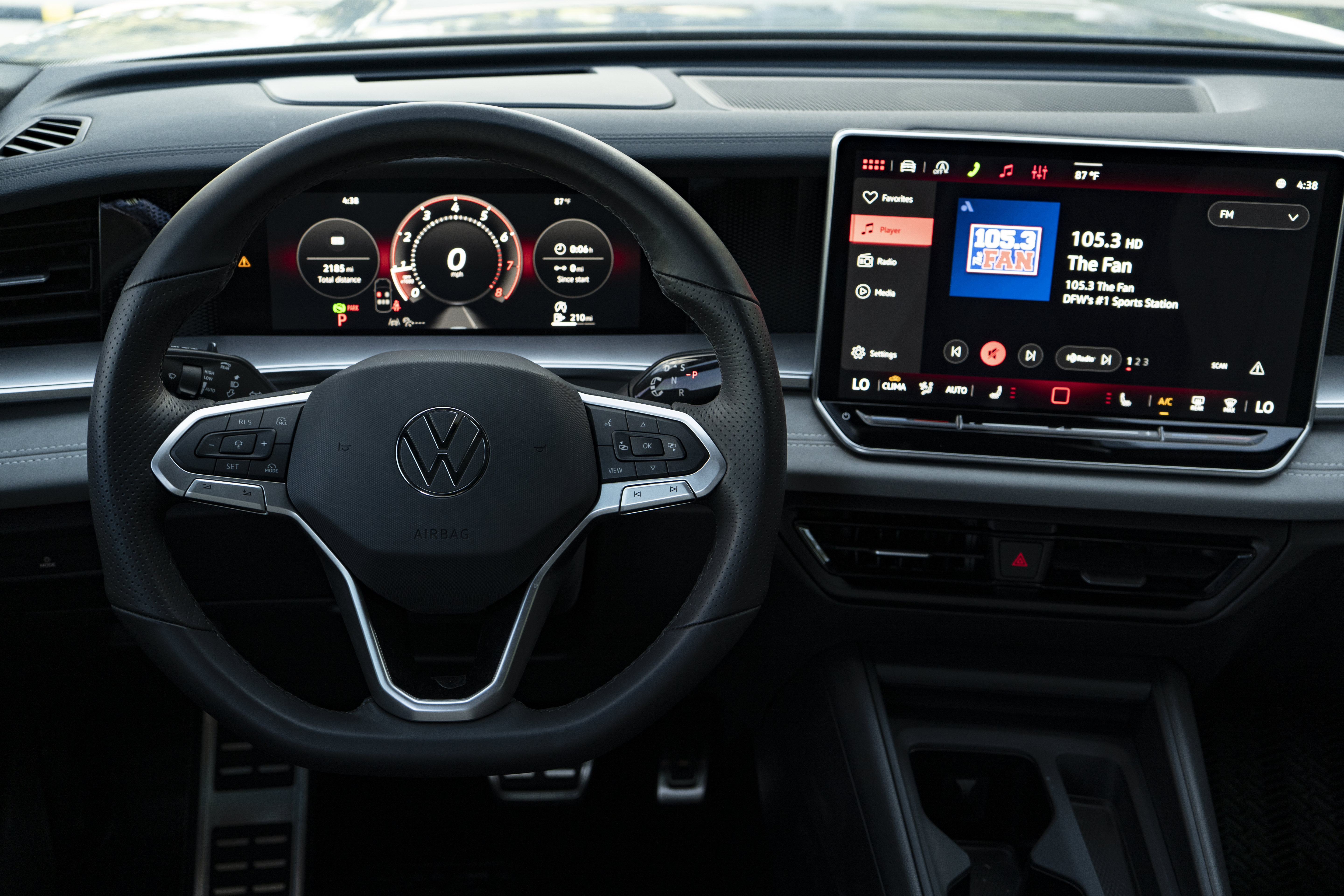 Certified 2026 Volkswagen Tiguan SE R-Line FWD image 18