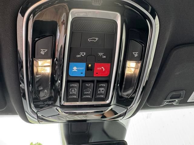 Used 2022 Jeep Grand Cherokee L Overland RWD image 35