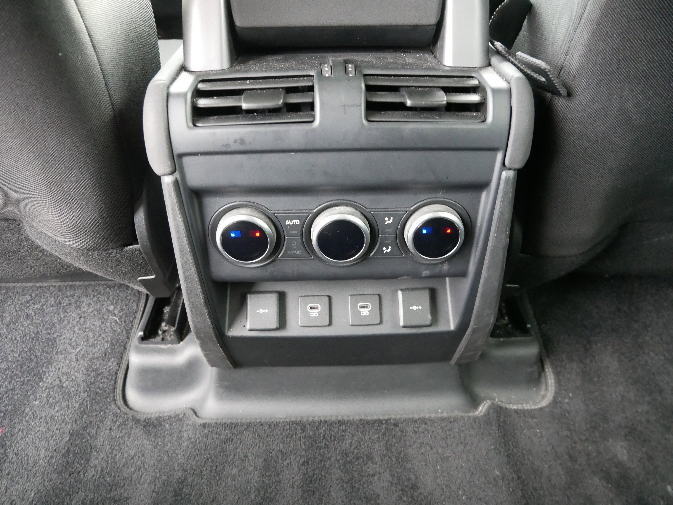 Used 2022 Land Rover Defender 110 image 17