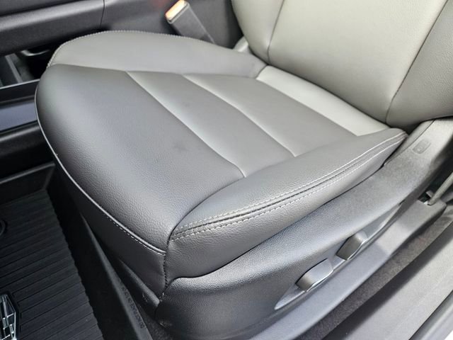 New 2026 Cadillac XT5 Luxury image 8