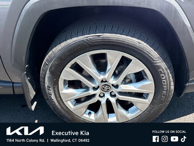 Used 2023 Toyota RAV4 XLE Premium AWD/4WD image 7