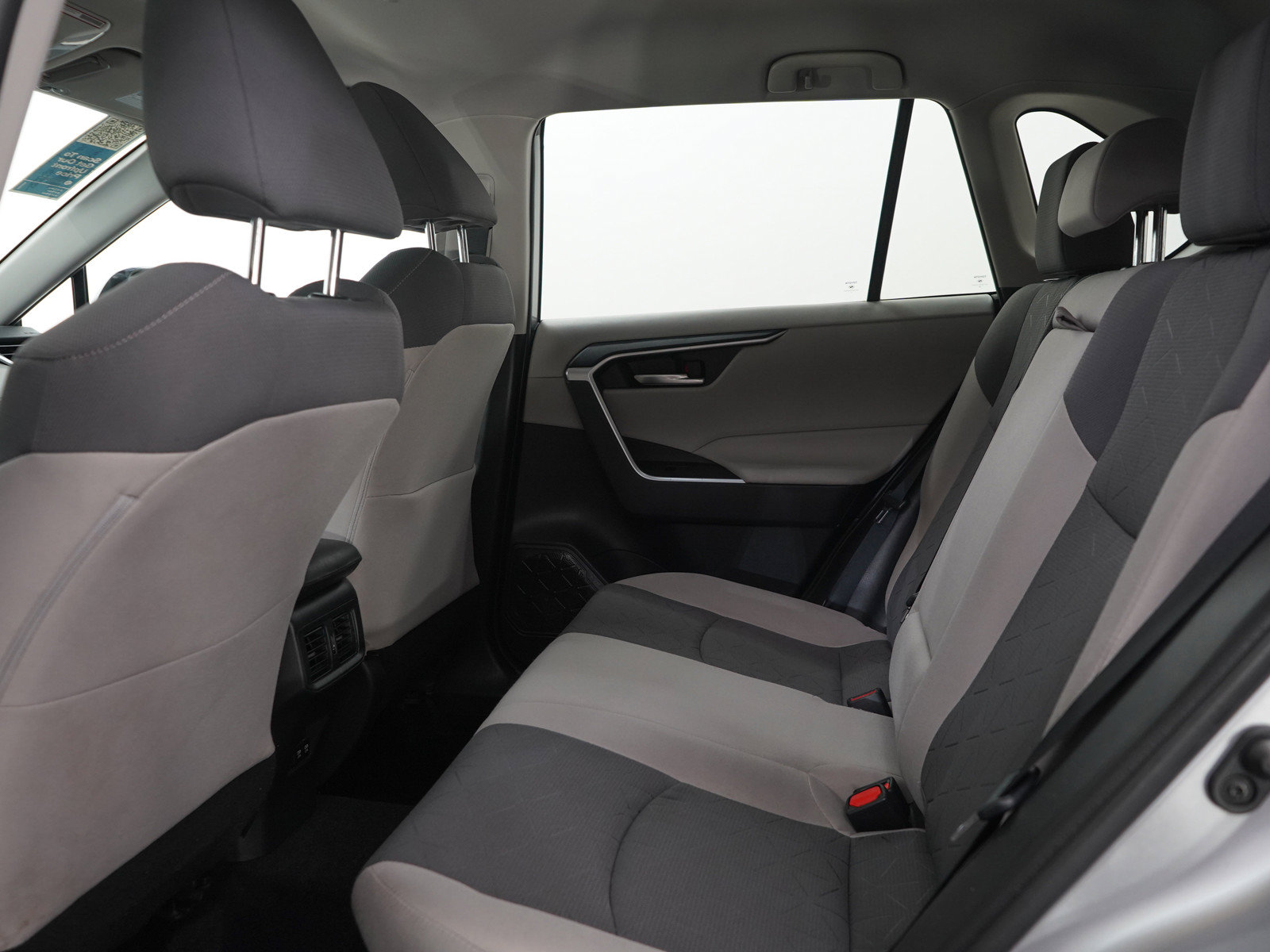 Used 2021 Toyota RAV4 XLE w/ XLE Grade Weather Package AWD/4WD image 19