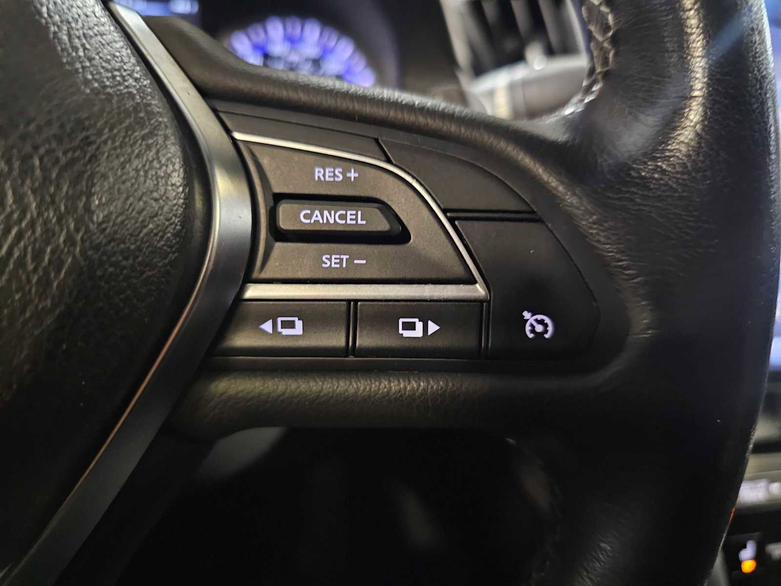 Used 2017 INFINITI Q60 3.0t Sport image 22