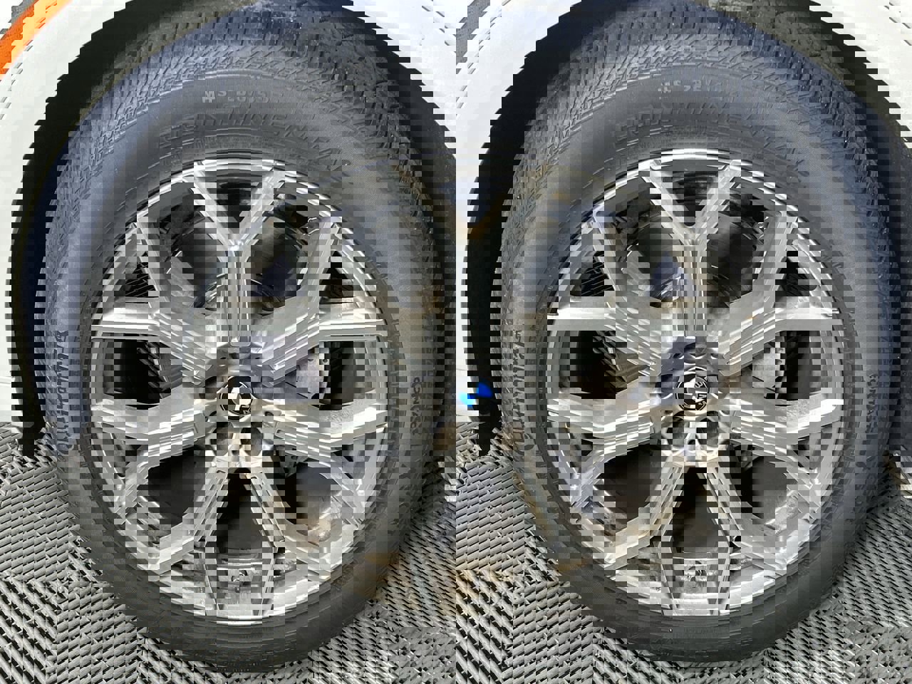 Used 2021 BMW X7 xDrive40i w/ Premium Package image 9