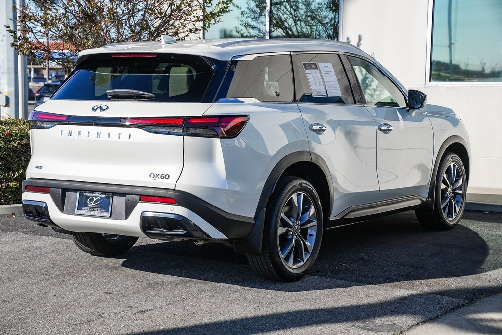 Certified 2025 INFINITI QX60 Luxe w/ Vision Package image 6