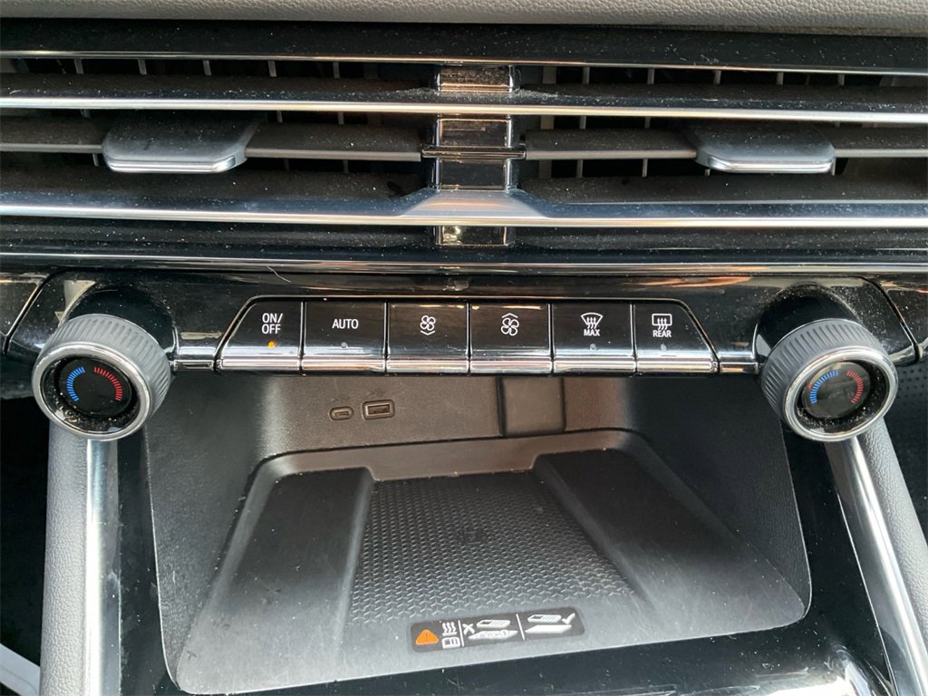 Used 2025 Chevrolet Traverse LT image 21