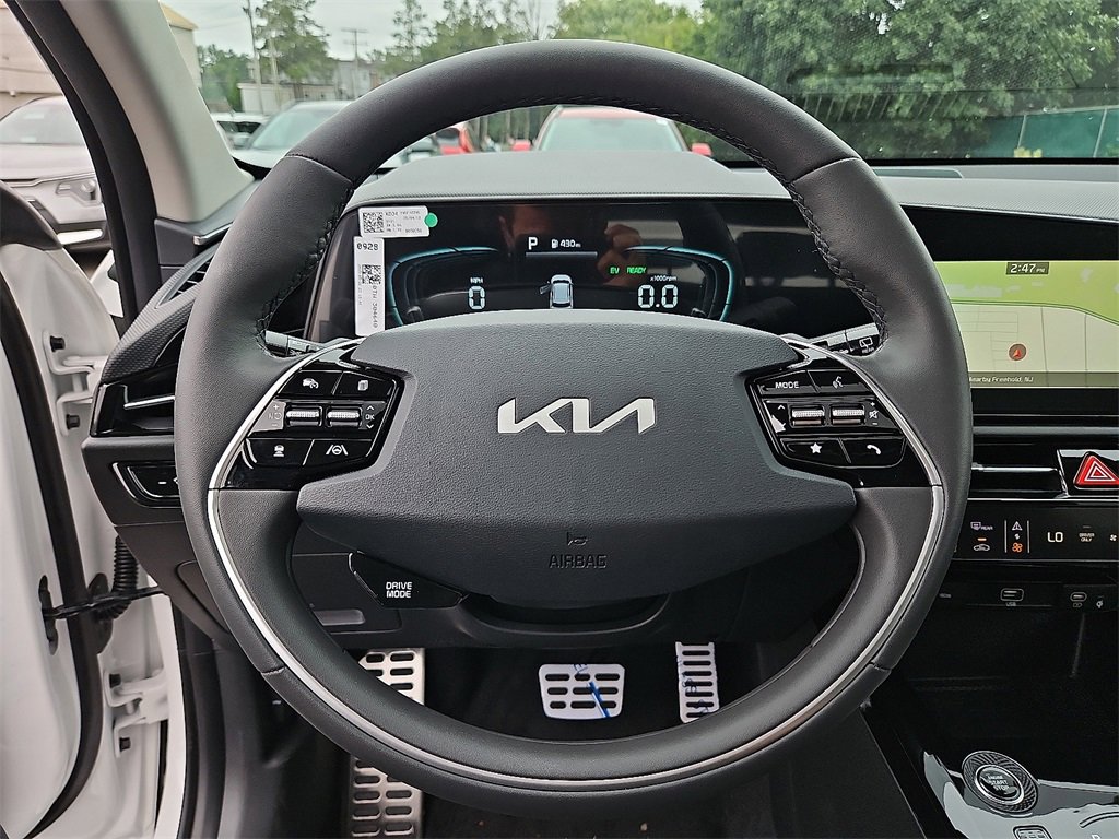 New 2025 Kia Niro SX Touring image 10