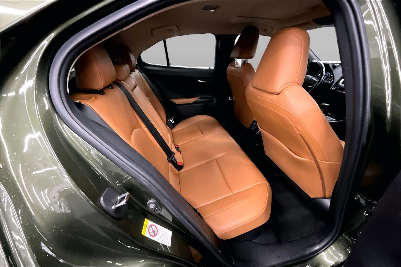 Used 2019 Lexus UX 250h w/ Premium Package AWD/4WD image 20