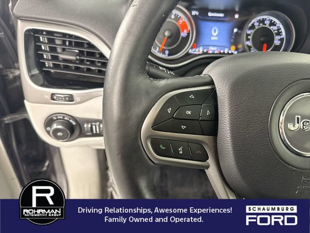 Used 2019 Jeep Cherokee Limited w/ Luxury Group FWD image 13