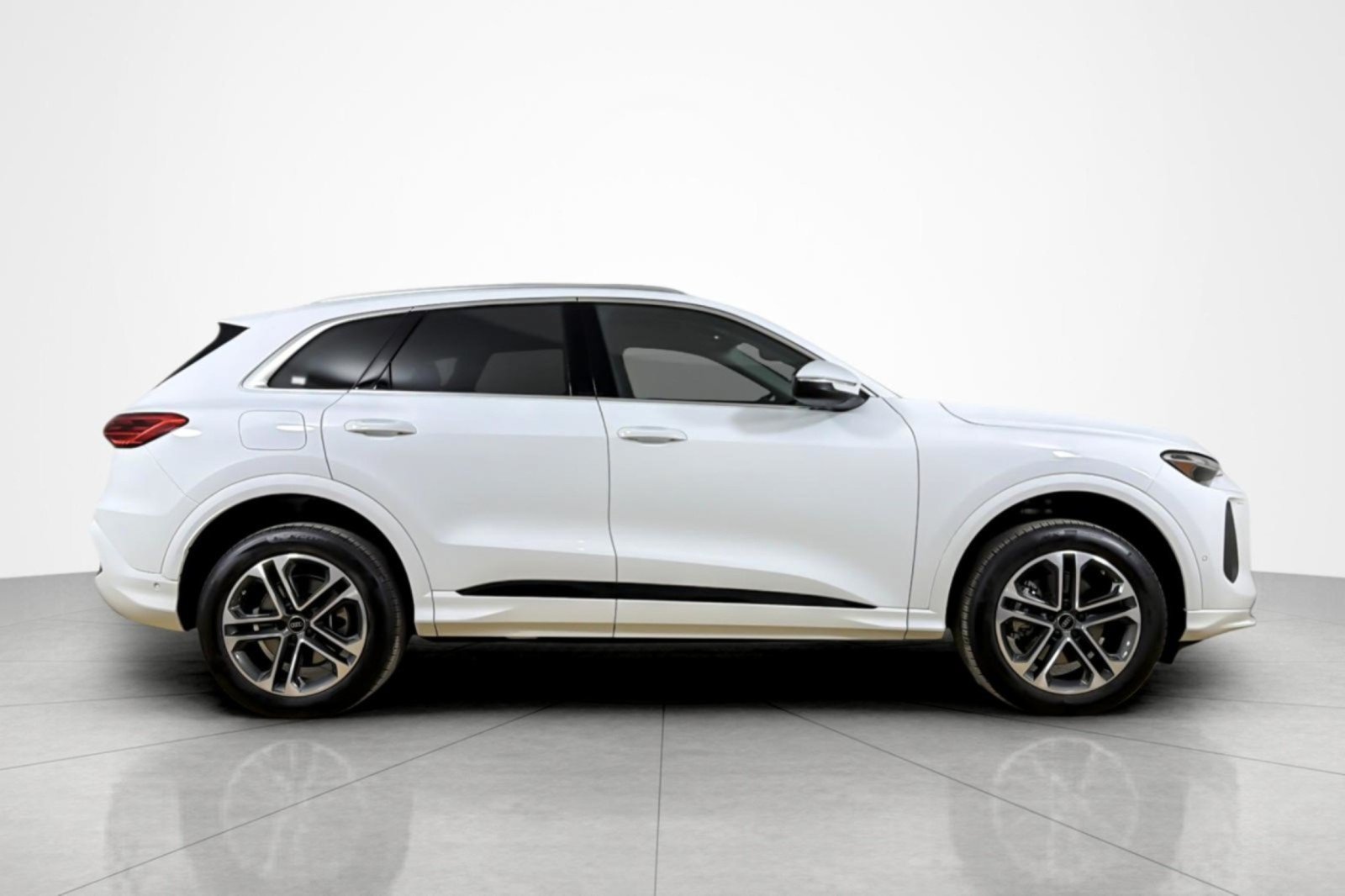 Used 2026 Audi Q5 Premium AWD/4WD image 6
