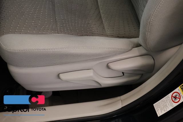 Used 2014 Toyota Camry LE FWD image 12
