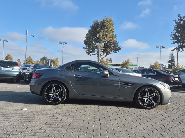 Used 2020 Mercedes-Benz SLC 300 image 4